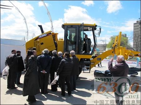 徐工亮相土耳其KOMATEK 国际工程机械展览会